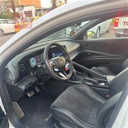 هیوندای ئەلەنترا